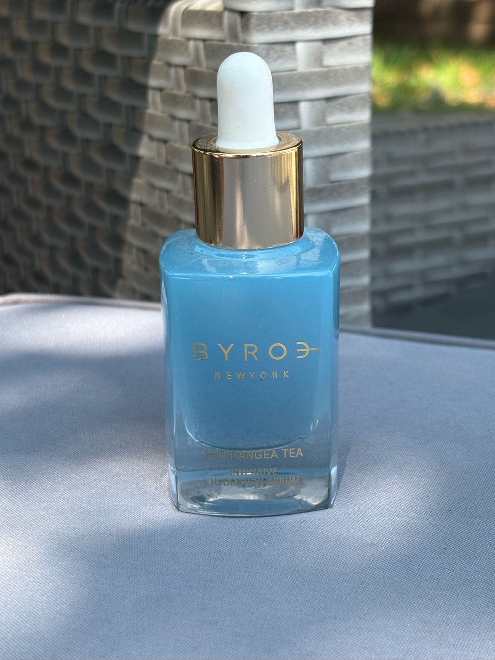 BYROE New York Hydrangea Tea Hydrating Serum - Blue